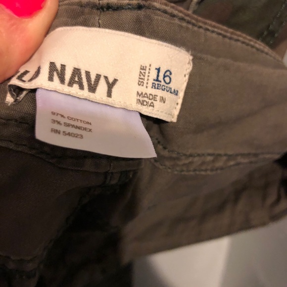 Old Navy camouflage pants - Picture 2 of 2